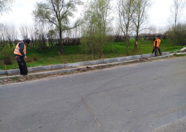 Budowa chodnika w Długich Starych