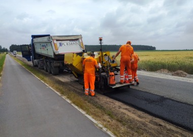 Poszerzanie drogi powiatowej do Grodziska