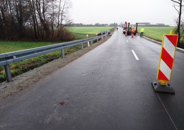 Montaż barier ochronnych na drodze powiatowej Targowisko - Górka Duchowna
