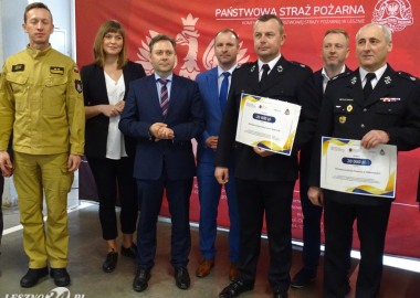 Odbiór promes przez przedstawicieli OSP Rydzyna i OSP Wilkowice