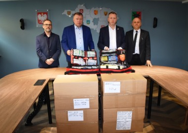 Przekazanie artykułów medycznych na potrzeby szpitala dziecięcego we Lwowie   