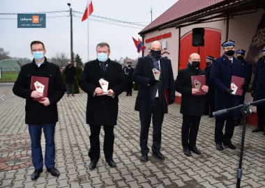 Oficjalne przekazanie wozu bojowego OSP Dąbcze