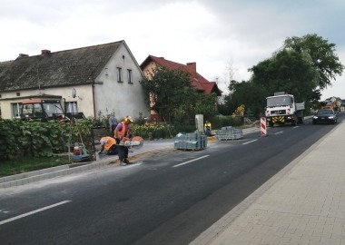 Przebudowa drogi w Jezierzycach Kościelnych