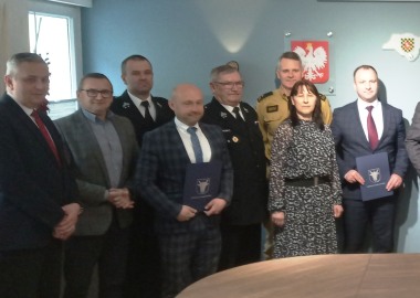 Podpisanie umów w Starostwie Powiatowym w Lesznie