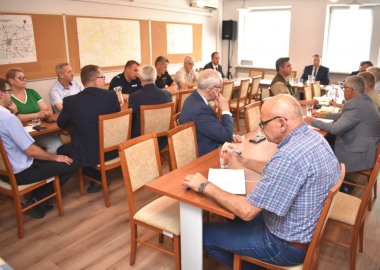 Posiedzenie_Powiatowego_Zespołu_Zarządzania_Kryzysowego_w_Lesznie