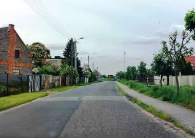 Droga powiatowa - ul. Lotnicza w Strzyżewicach