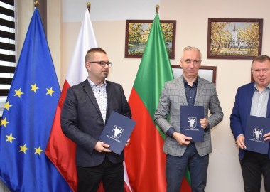 Podpisanie umowy na przebudowę przejść dla pieszych w Kłodzie 